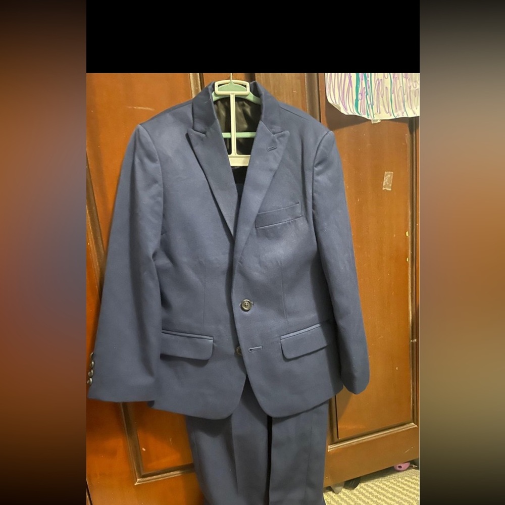 Size 8 Calvin Klein boys navy 2 piece suit